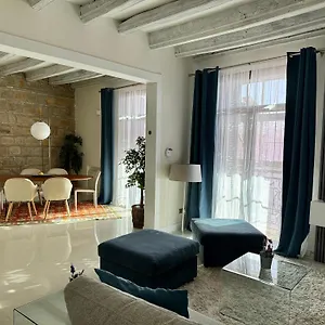 https://apartament-colon-bcn.topbarcelonahotels.com